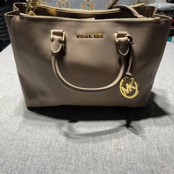 Michael Kors Sutton Leather Top Handle Purse - Picture 1 of 10
